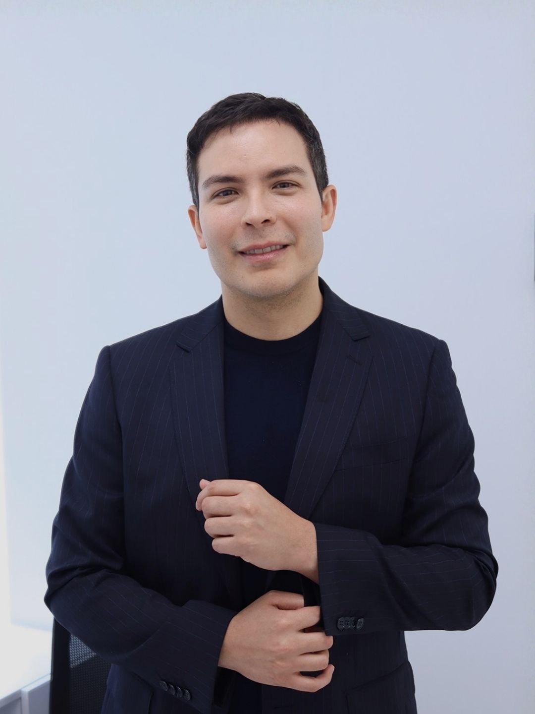 Dr. Jorge Vives, radiólogo certificado especializado en ecografía facial
